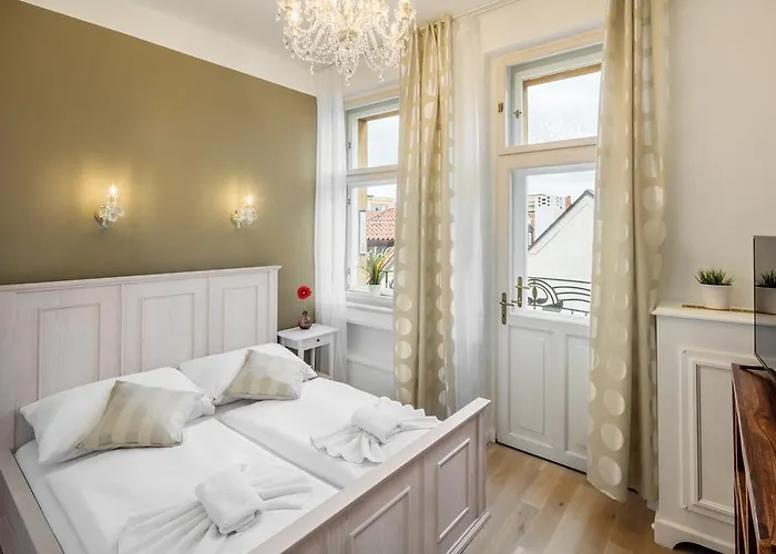 Templova Old Town Apartman *